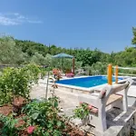 בית נופש House Nikica קורצולה